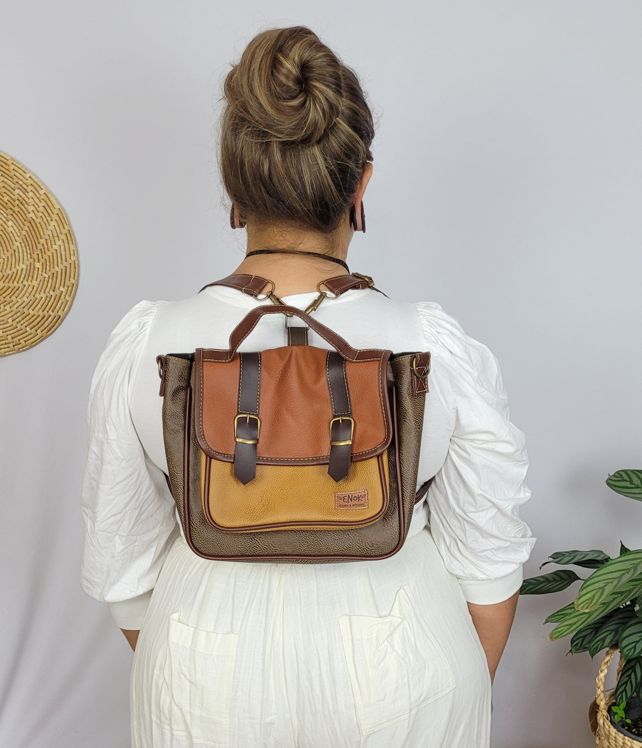 BOLSA/MOCHILA VEGANA - AMORA - CUPUAÇU