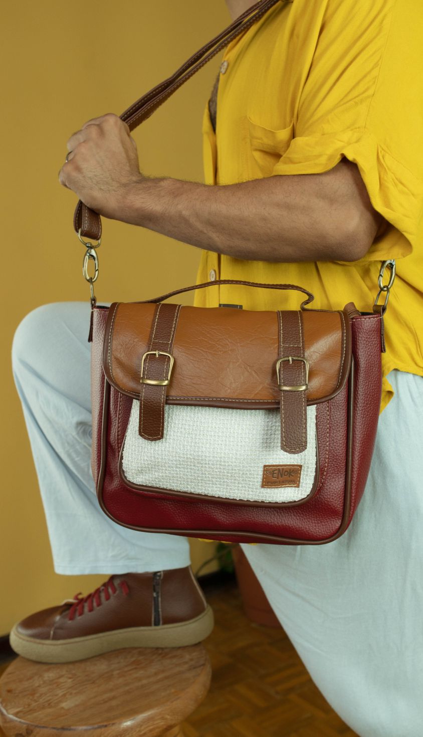 BOLSA VEGANA - AMORA - RED VELVET