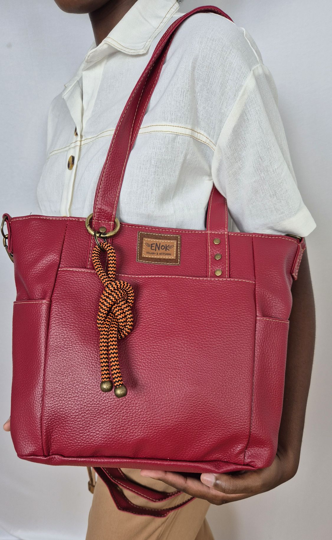 BOLSA VEGANA - OLINDA - CARMIM - Enok - Vegano & Artesanal