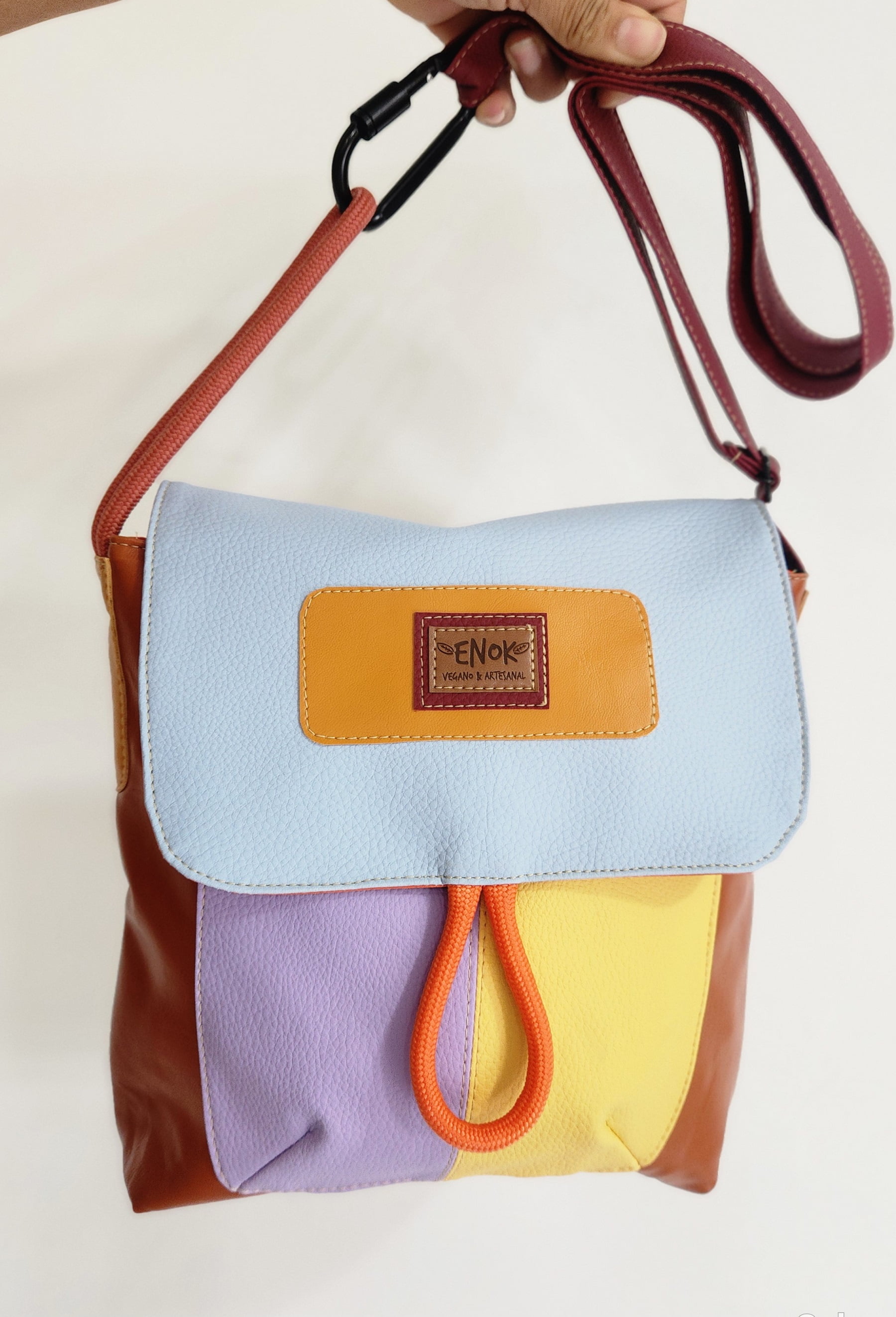 BOLSA VEGANA -TULIPA -NUVEM