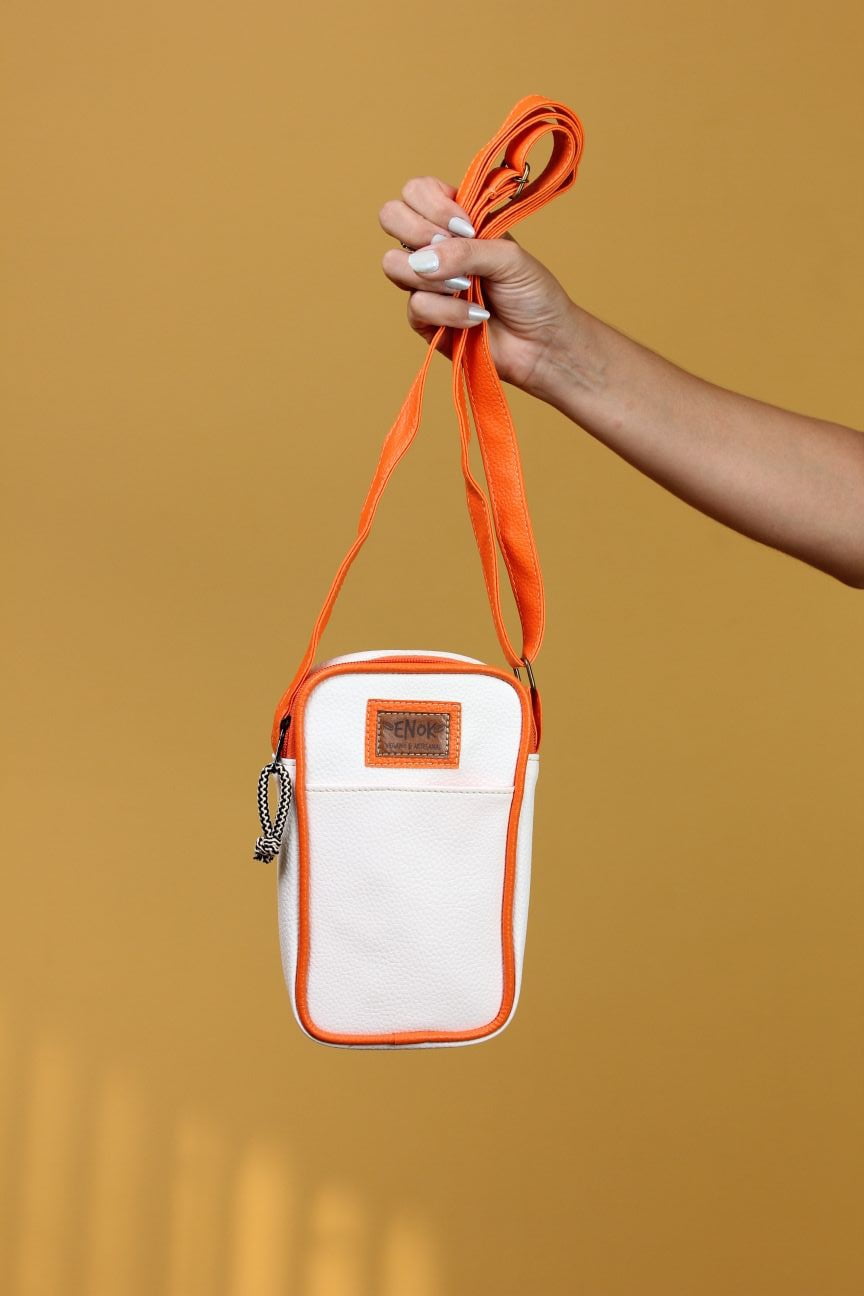 BOLSA VEGANA - SABIÁ - BRANCA  C/ LARANJA NEON