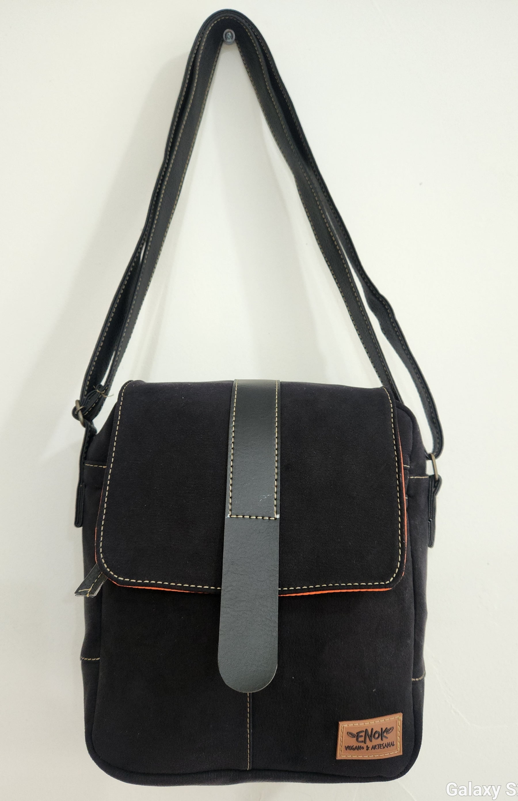 BOLSA VEGANA - VÊNUS CAMURÇA PRETA