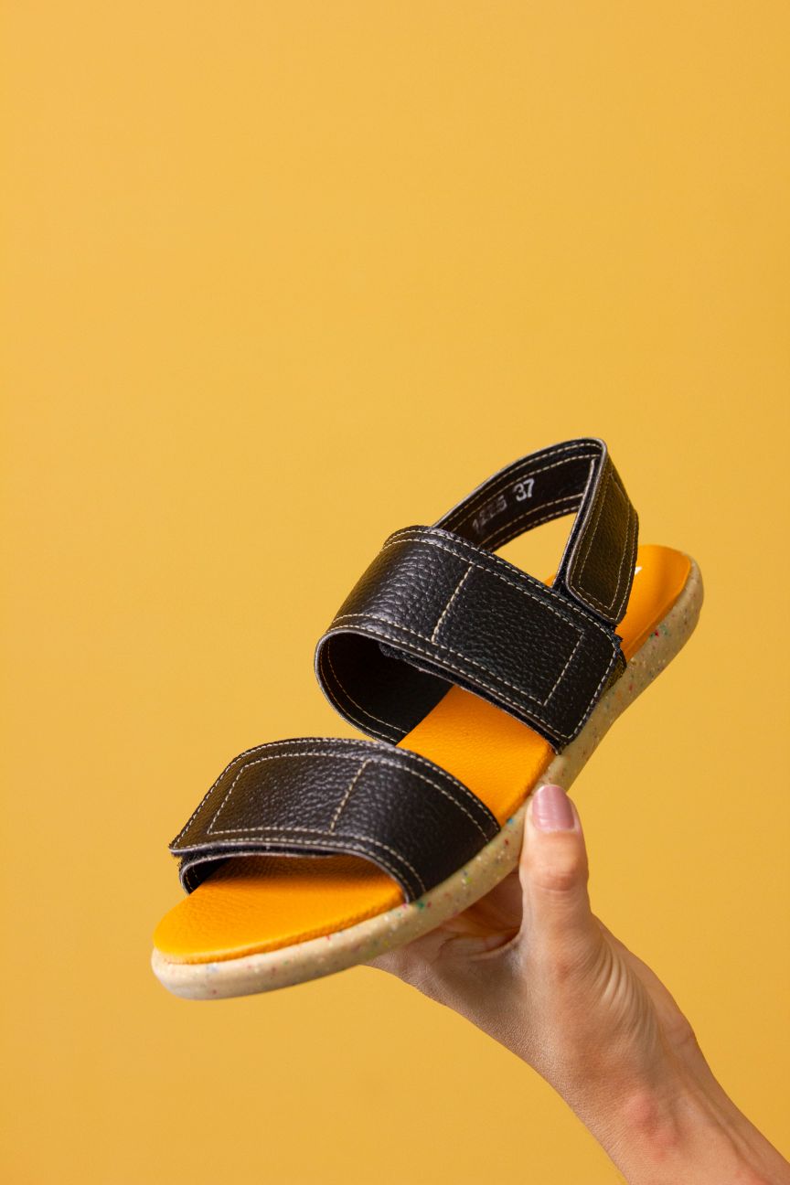 SANDALIA VEGANA - FRIDA - PRETA