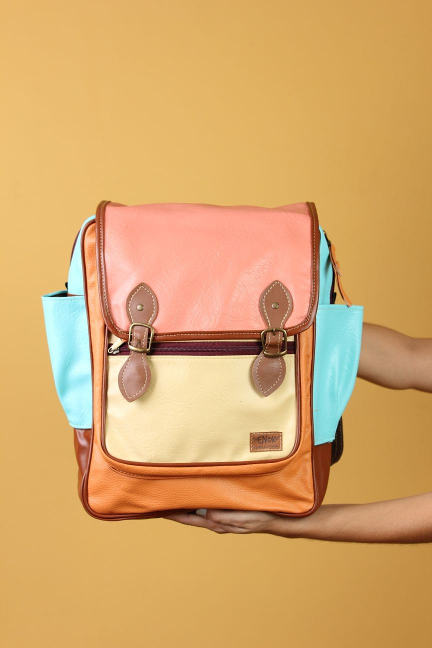 MOCHILA VEGANA - FRÉSIA - ALGODÃO DOCE