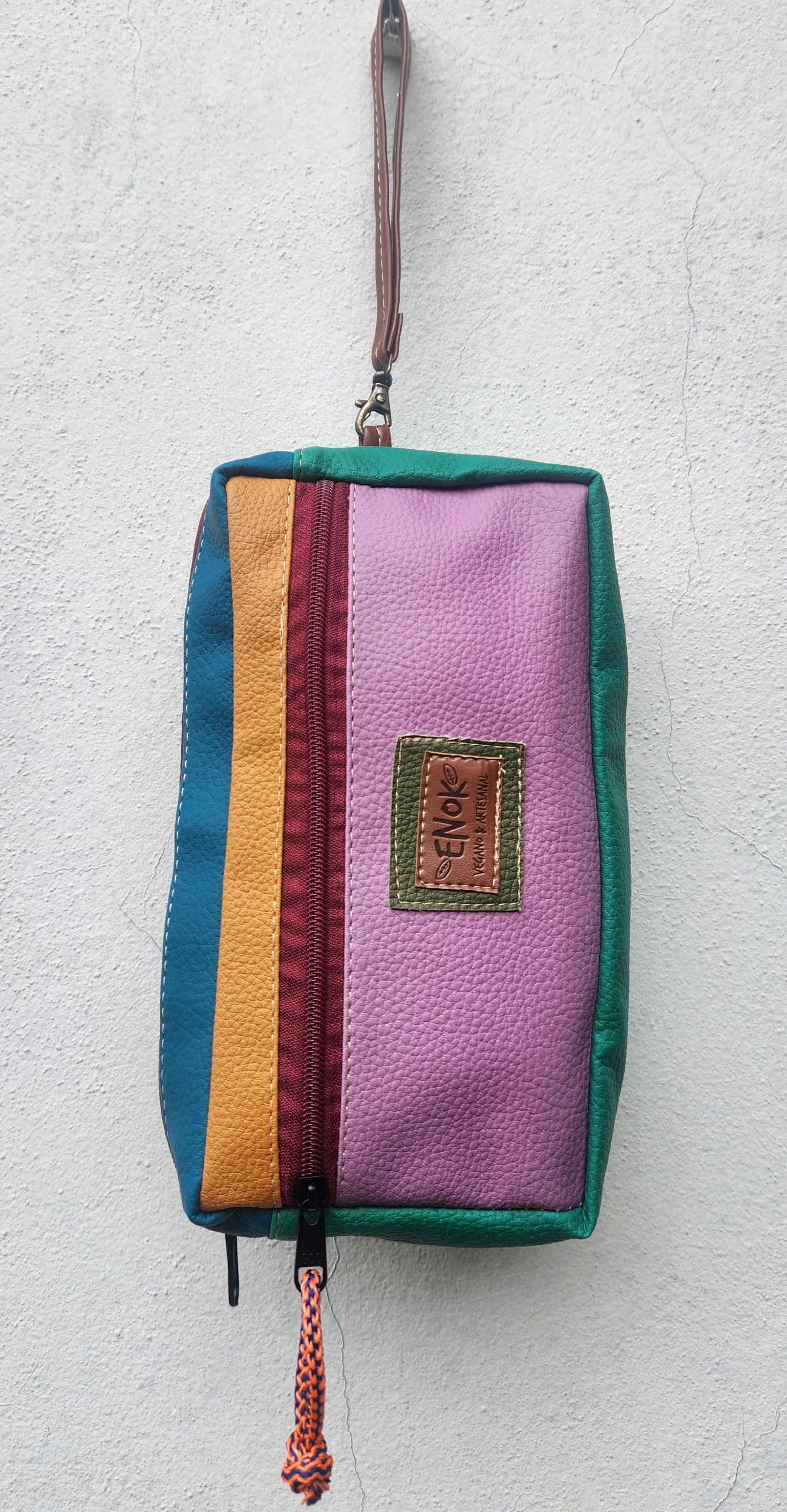 NECESSAIRE VEGANA AÇUCENA- LAPÍS DE COR