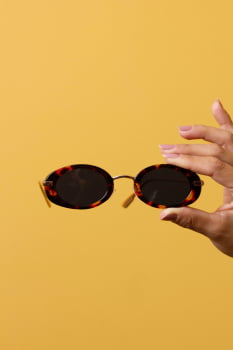 ÓCULOS - OVAL TARTARUGA