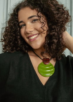 COLAR RESINA - CIRCULAR - VERDE