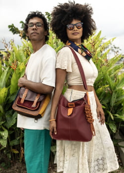 BOLSA/MOCHILA VEGANA - AMORA -TAMARINDO