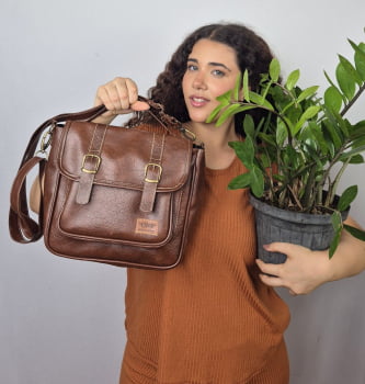 BOLSA/MOCHILA VEGANA - AMORA - MARROM