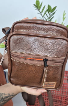 BOLSA/MOCHILA VEGANA - FUNKY - MARROM