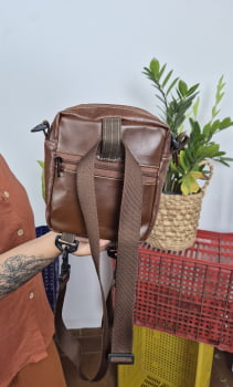BOLSA/MOCHILA VEGANA - FUNKY - MARROM