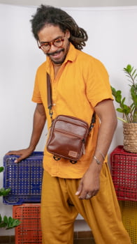 BOLSA/MOCHILA VEGANA - FUNKY - MARROM