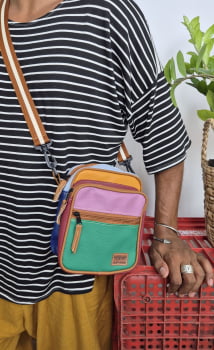 BOLSA/MOCHILA VEGANA - FUNKY - LÁPIS DE COR