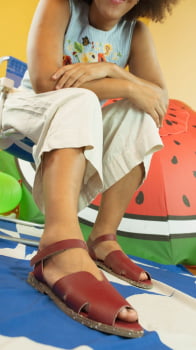 SANDÁLIA VEGANA - MADALENA - VERMELHO CARMIM