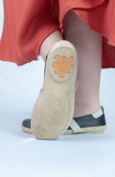 SAPATO VEGANO - ZOE - PRETO E BRANCO