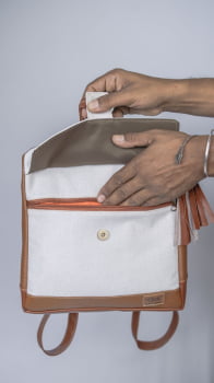 BOLSA/MOCHILA VEGANA - TIM - COPO DE LEITE