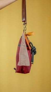 BOLSA /MOCHILA VEGANA - TIM - MORANGA