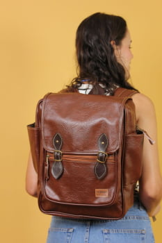 MOCHILA VEGANA - FRÉSIA - MARROM 