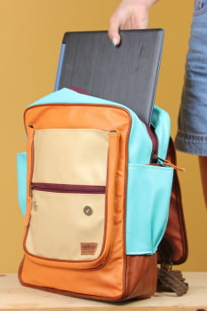 MOCHILA VEGANA - FRÉSIA - ALGODÃO DOCE
