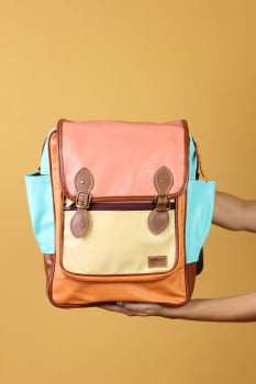MOCHILA VEGANA - FRÉSIA - ALGODÃO DOCE