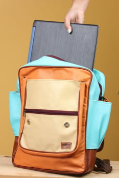 MOCHILA VEGANA - FRÉSIA - ALGODÃO DOCE