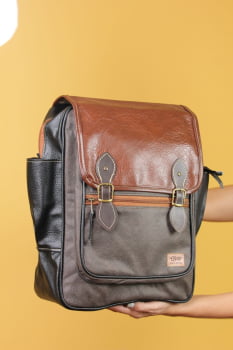 MOCHILA VEGANA - FRÉSIA - CINZA ESTONADA