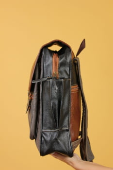 MOCHILA VEGANA - FRÉSIA - CINZA ESTONADA