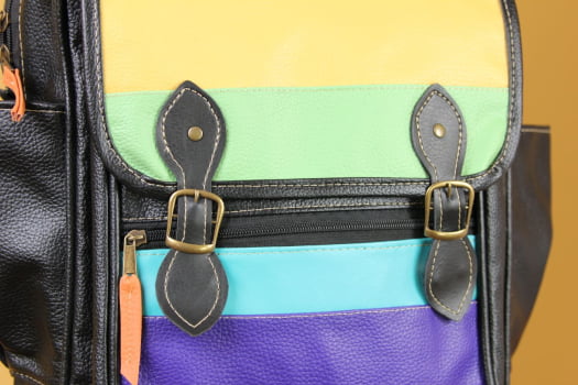 MOCHILA VEGANA - FRÉSIA - RAINBOW