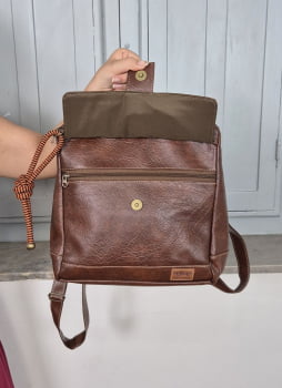 BOLSA/MOCHILA VEGANA - TIM - MARROM